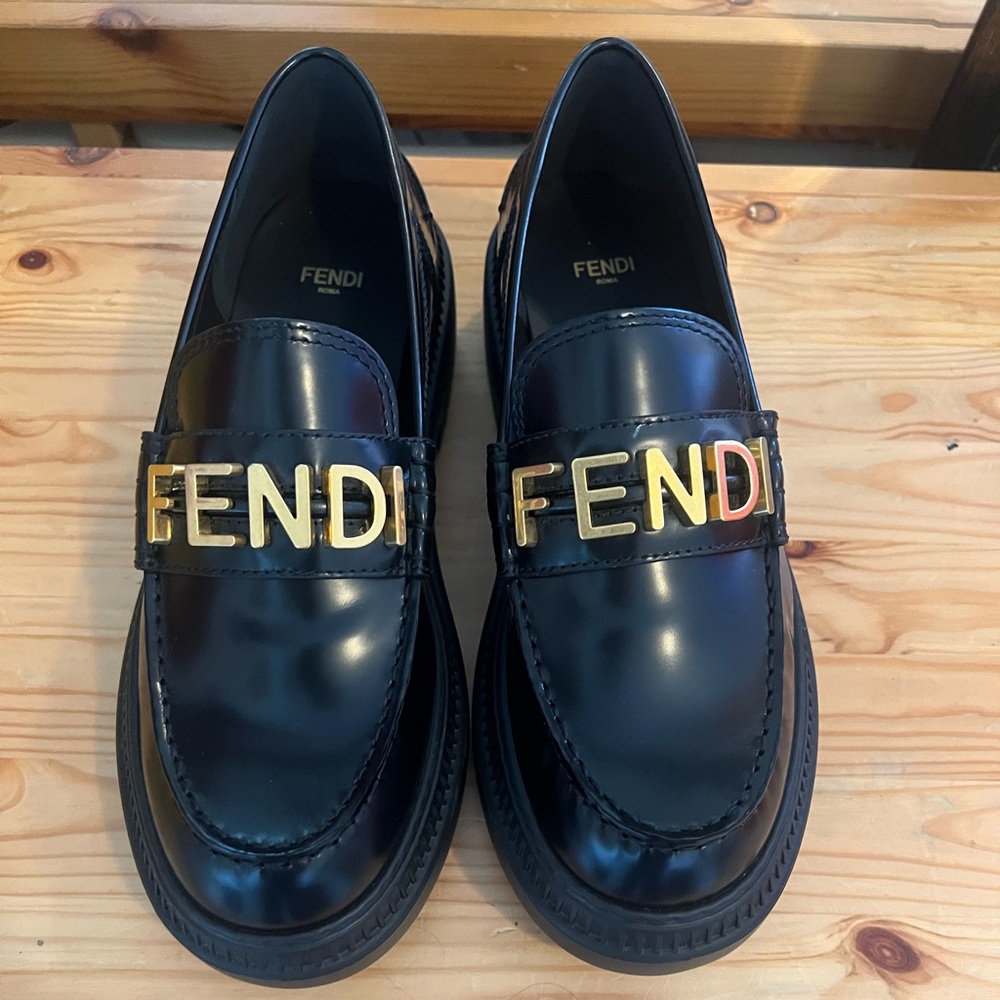 Fendi new in box loafer size 40